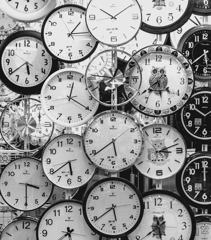 Black & White Clocks